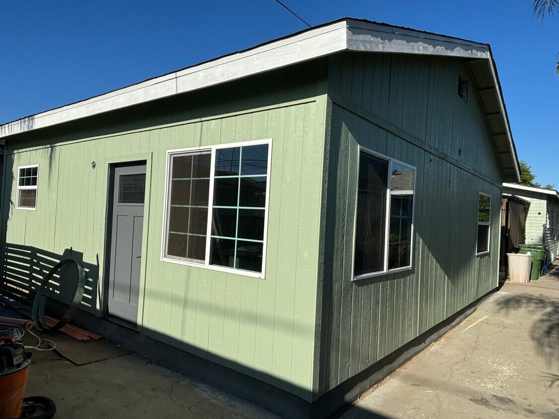 Foto del edificio - 2656 Roseview Ave