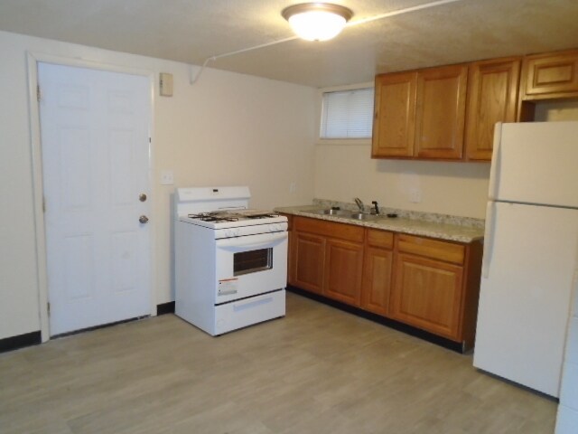 Building Photo - Efficient Living!