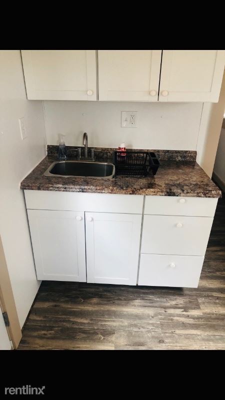 Building Photo - 1 br, 1 bath Apartment - 621 E 11th Ave