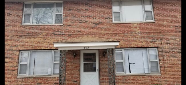 Building Photo - 103 Summit Ave