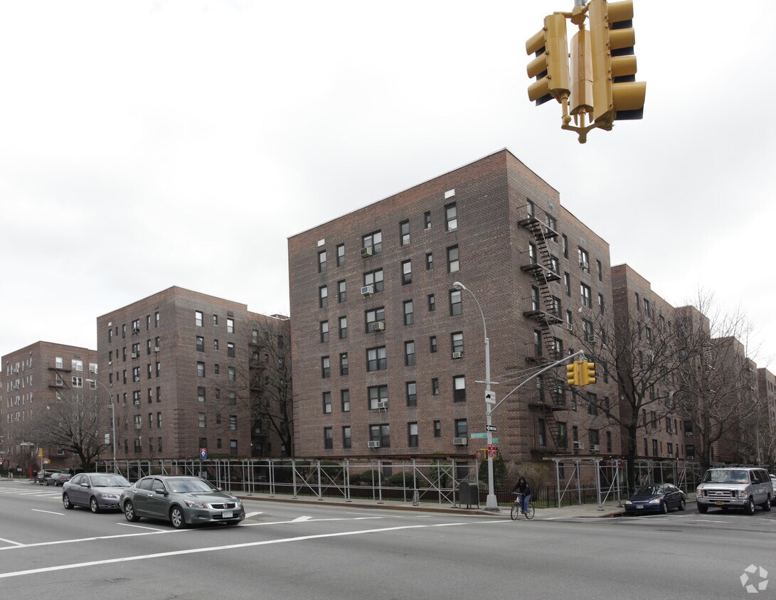 Southridge Cooperative 3325 90th St Jackson Heights, NY Apartments
