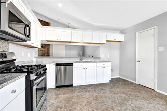 Building Photo - 7215 Dogwood Trail Dr