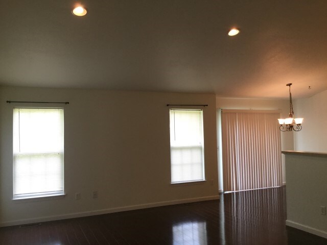 Building Photo - 336 Delaware Dr