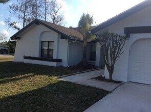 Building Photo - 12305 Sawgrass Ct