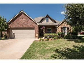 Former model home on corner lot is ready for move in! - Former model home on corner lot is ready for move in!