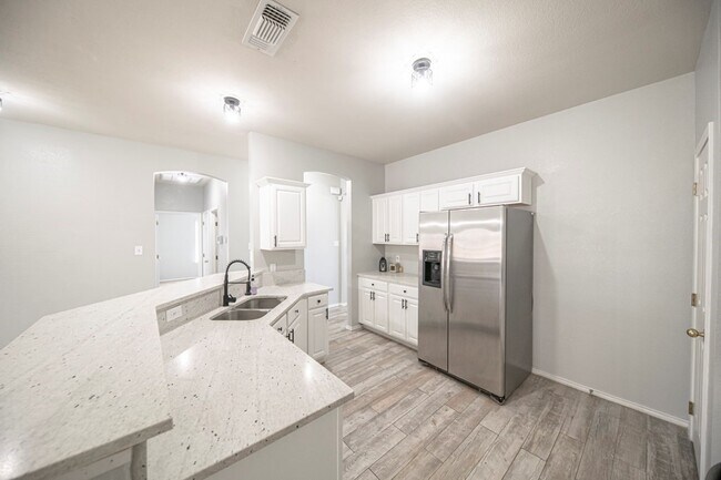 Building Photo - 2207 Medford Ct