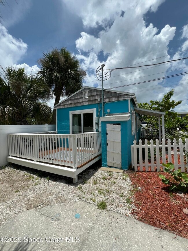 Building Photo - 2179 Pineapple Ave