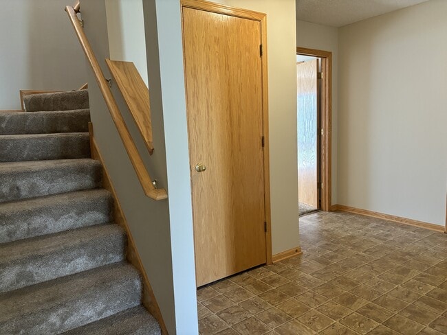 Building Photo - 1349 Willow Trail