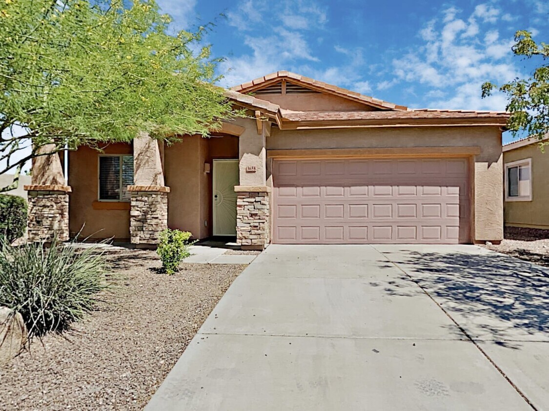 3658 W Eastman Ct House Rental in New River, AZ