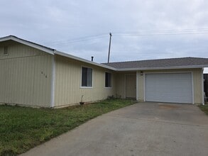 Building Photo - 616 Crosby Ln