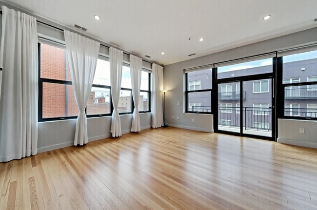 Foto del edificio - 2 S Leavitt St
