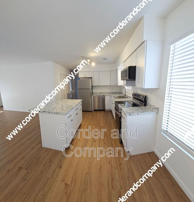 Building Photo - 120 17th St SE