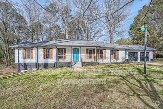 Building Photo - 3285 Marlanta Dr