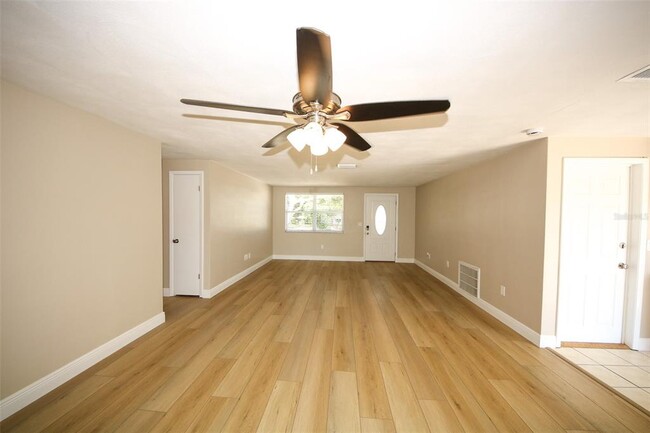 Foto del edificio - 4338 Tall Oak Ln