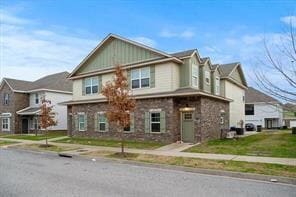 **MOVE IN SPECIAL $300 off first month rent**Charming 3-Bed and 3 full bath Home - **MOVE IN SPECIAL $300 off first month rent**Charming 3-Bed and 3 full bath Home