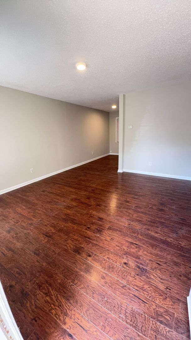 Building Photo - Newly Renovated 3 bed 1 bath home in Parkw...