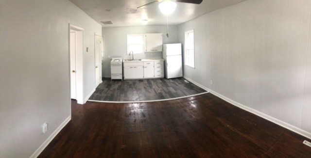 Panorama of Living Room and Kitchen - 148 Hall St