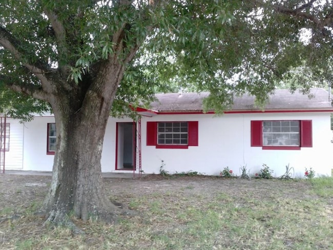 Building Photo - 1108 Carefree Cove Dr