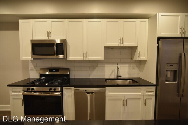 Building Photo - 3212 N Halsted St