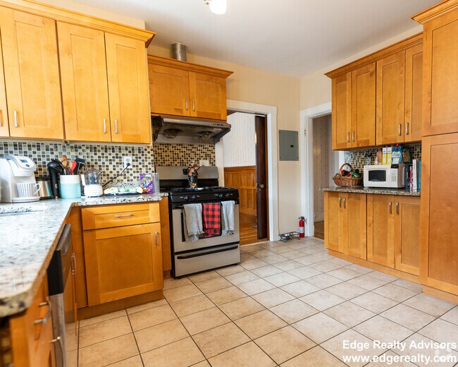 Building Photo - 83 Claymoss Rd