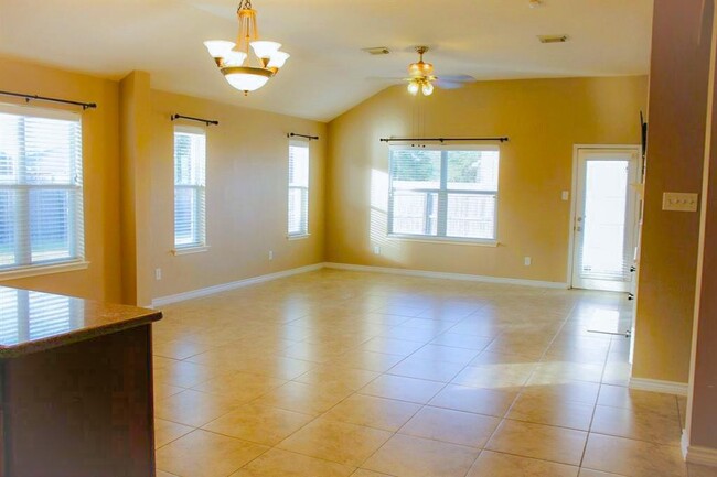 Building Photo - 6503 Granite Springs Ln