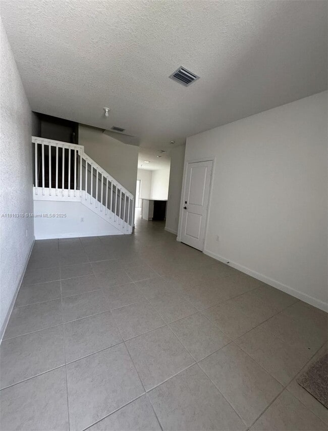 Building Photo - 112 SW 184th Way
