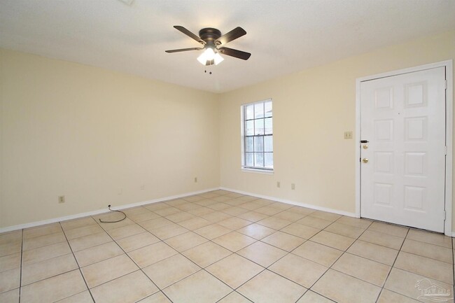 Foto del edificio - 405 Cornwall Cir