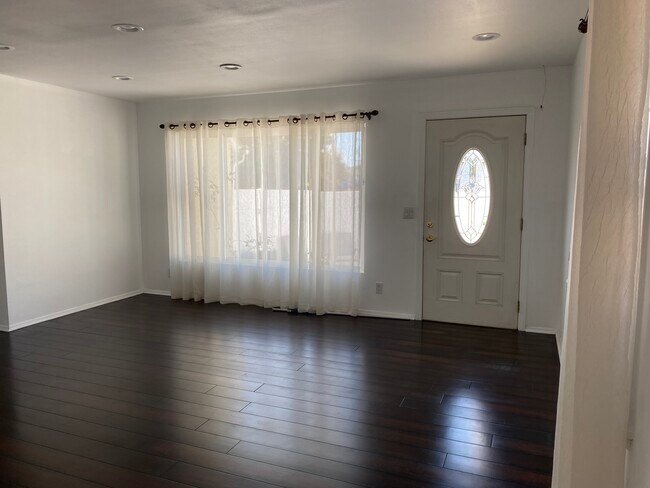 Foto del edificio - 520 Magnolia Ave