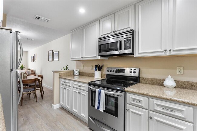 Foto del edificio - 2719 Oak Rd