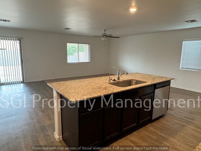 Building Photo - 465 W Black Hawk Pl