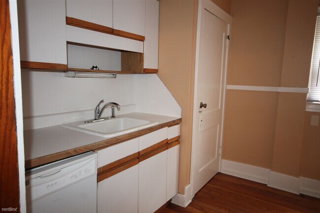 Building Photo - 4 br, 2 bath House - 802 Davis St Availabl...