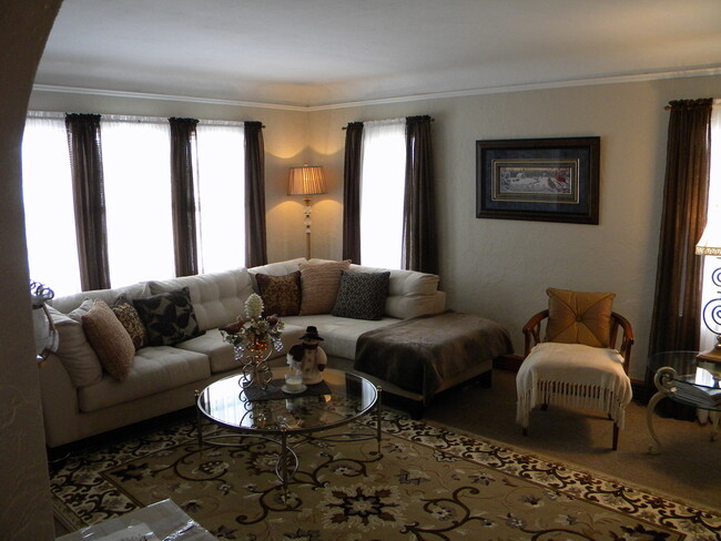 Large living room - 1220 20th St