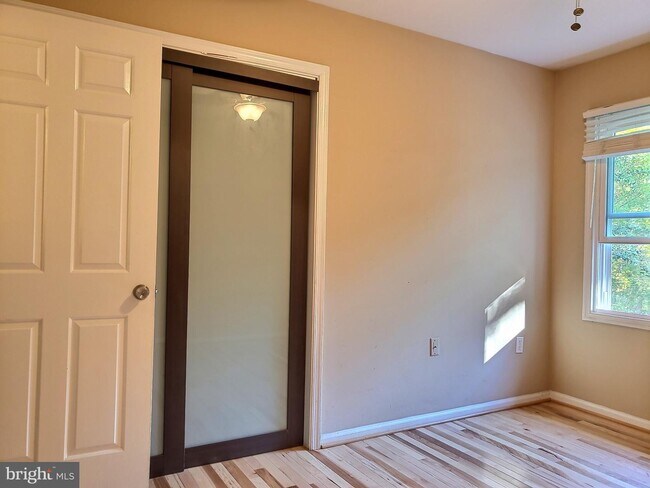 Building Photo - 16010 Woodlark Dr