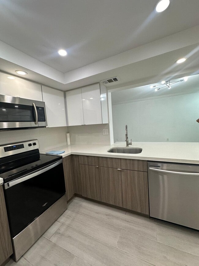 Foto del edificio - 9725 Fontainebleau Blvd