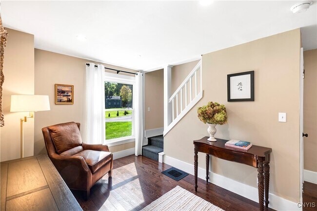 Foto del edificio - 4373 Jordan Rd