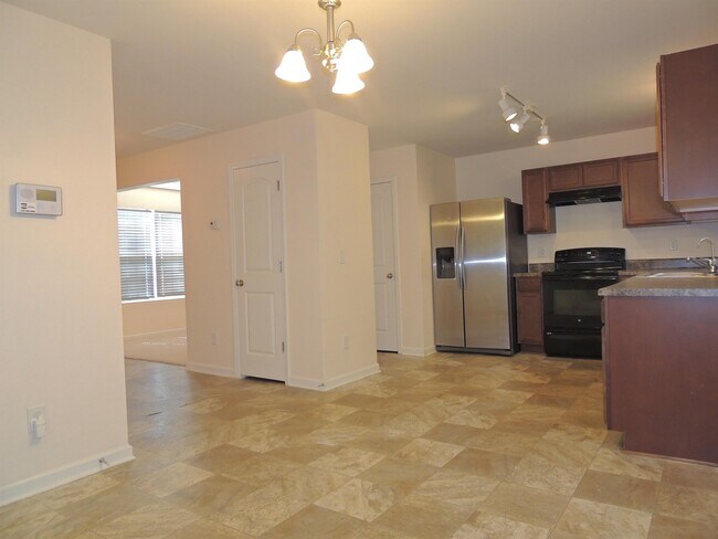 Foto del edificio - 46 Hallow Oak St