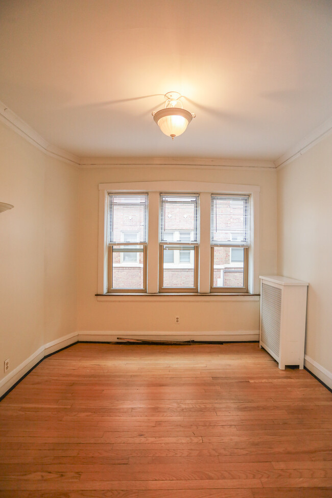 Foto del edificio - 7714 N Sheridan Rd