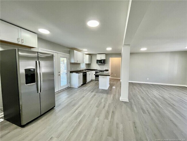 Foto del edificio - 5148 Longbranch Dr