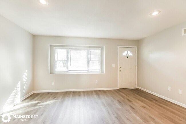Foto del edificio - 11000 N Holmes Street, Kansas City, MO 64155