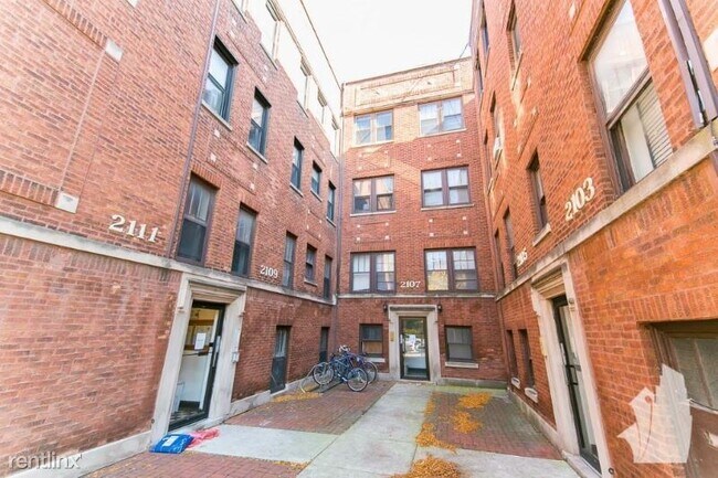 Building Photo - 2100 N Sedgwick St