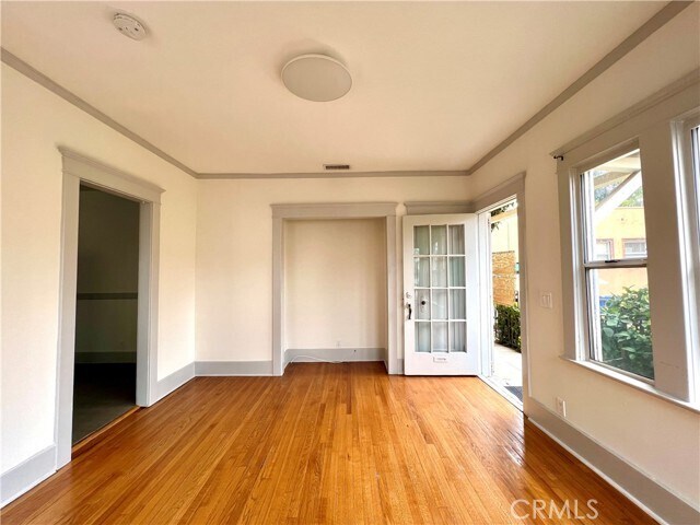 Foto del edificio - 1343 Portia St