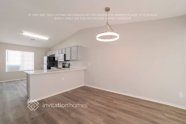 Foto del edificio - 802 E Roberts Ave