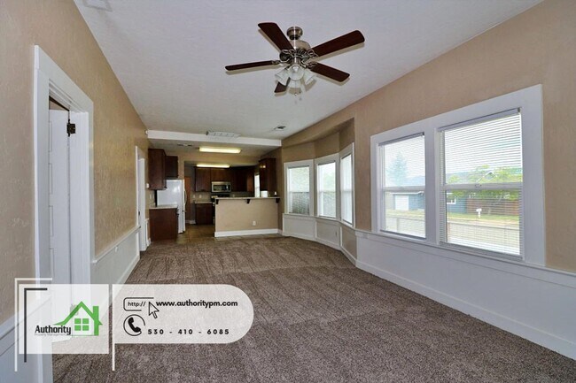 Foto del edificio - 1504 Magnolia Ave