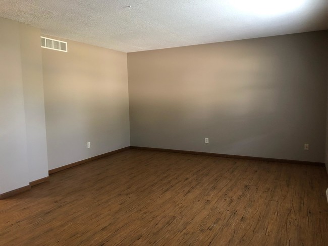 Building Photo - 3604 W Sugar Tree Ln