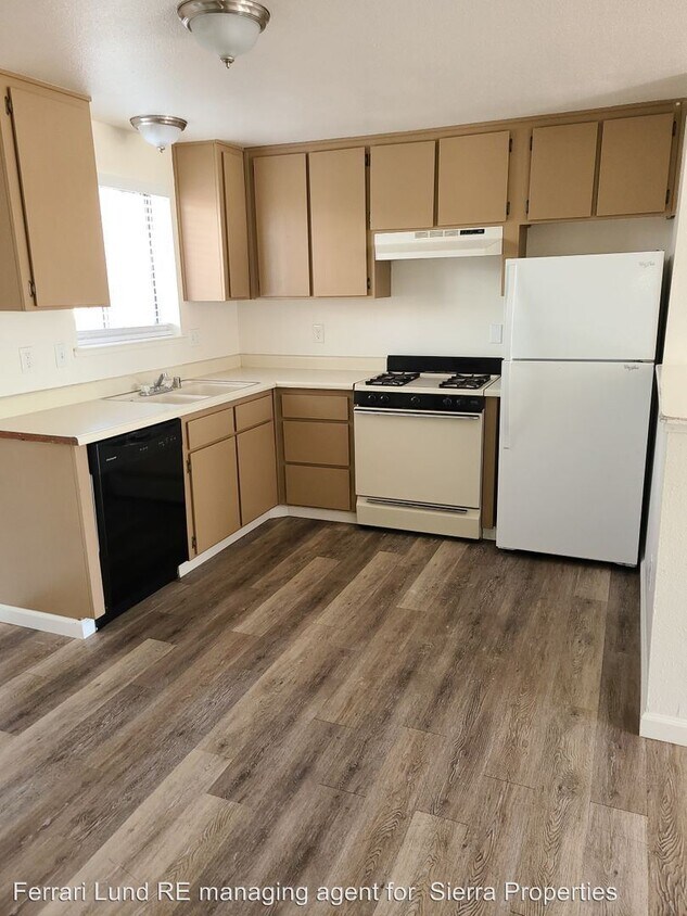 Foto principal - 860 E 5th St