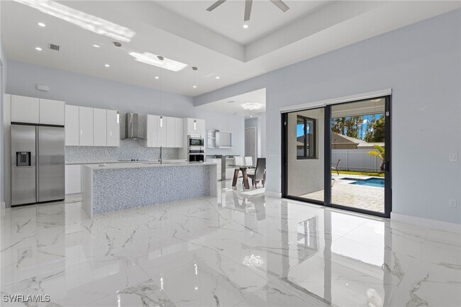 Foto del edificio - 121 NW 10th Ave