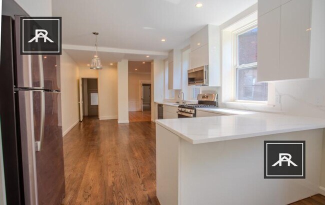 Foto del edificio - 4 bedroom in Brookline MA 02445