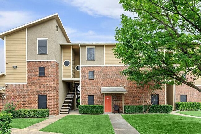 Interior Photo - FOX BEND APARTMENTS