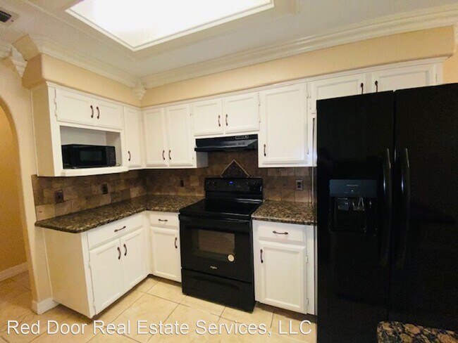 Building Photo - 3 br, 2 bath House - 103 W 16th St