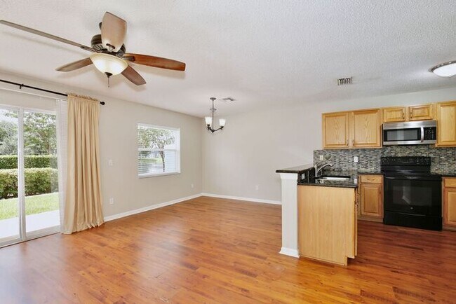 Foto del edificio - Beautiful 2/2.5 Townhome in the Gated Community of Waterford Villas - East Orlando is Available Now!